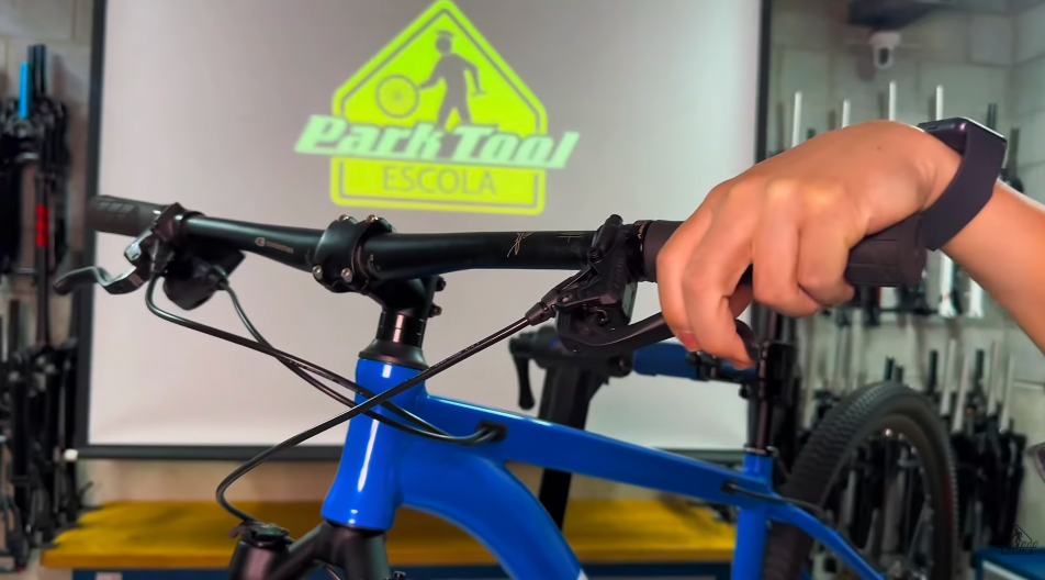 Confira os freios da bike antes de comprar uma bike usada