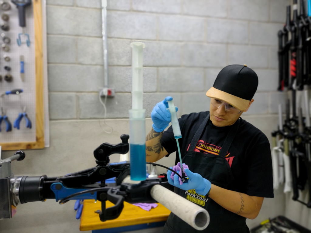 Escola Park Tool promove treinamento oficial sobre novos sistemas de freio Magura