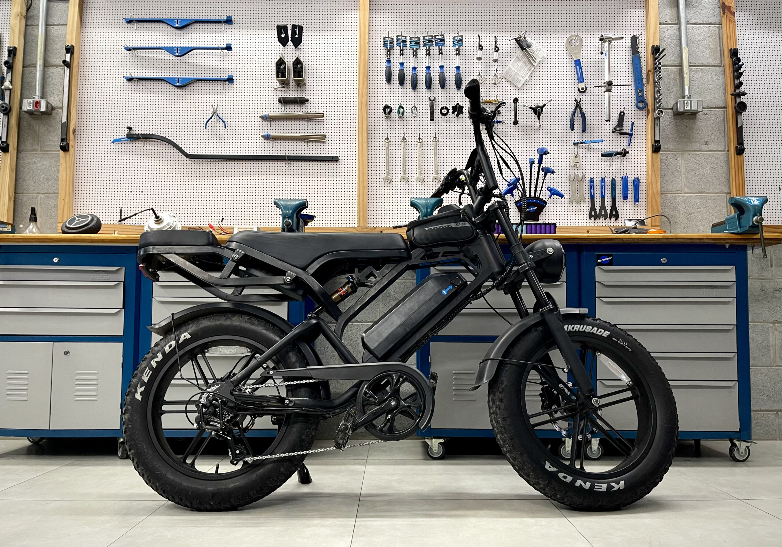 Escola Park Tool lança novo curso para acompanhar o boom das scooters e patinetes elétricos no Brasil